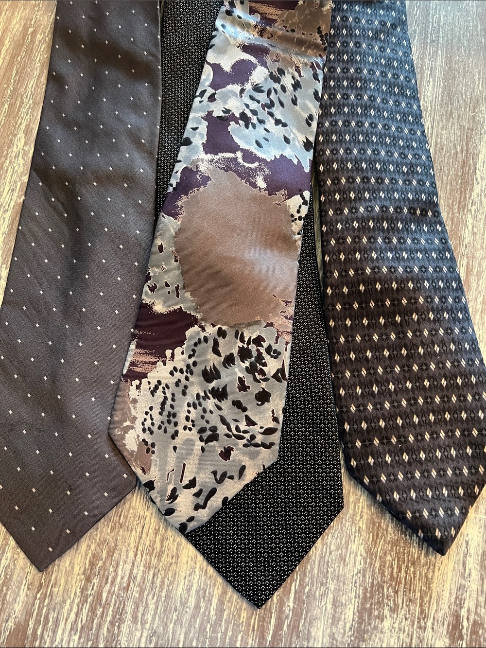 Set of 4 Assorted Classic Men's Gray and Black Patterned Tie Set